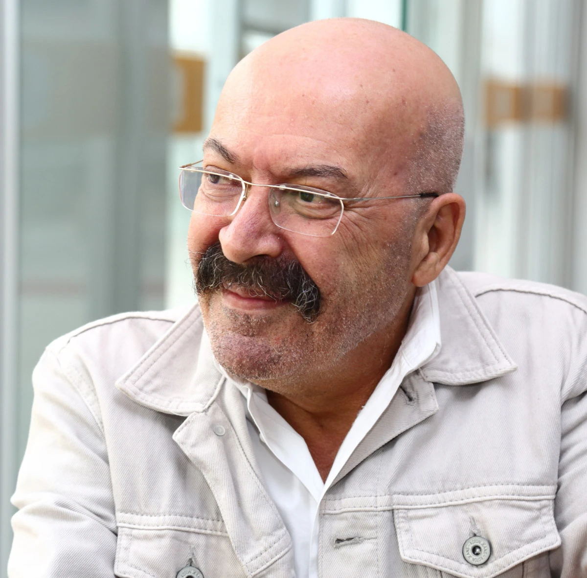 Gazeteci Nurullah Kadirioğlu’nun şiir kitabı çıktı