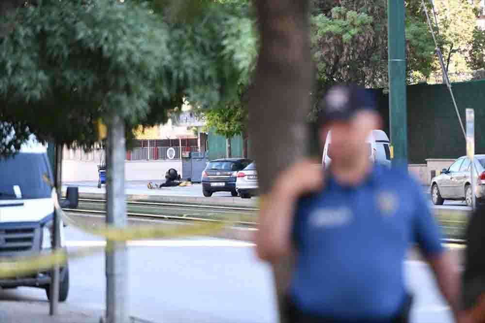 Gaziantep Emniyet Müdürlüğü önünde bir kişi etkisiz hale getirildi