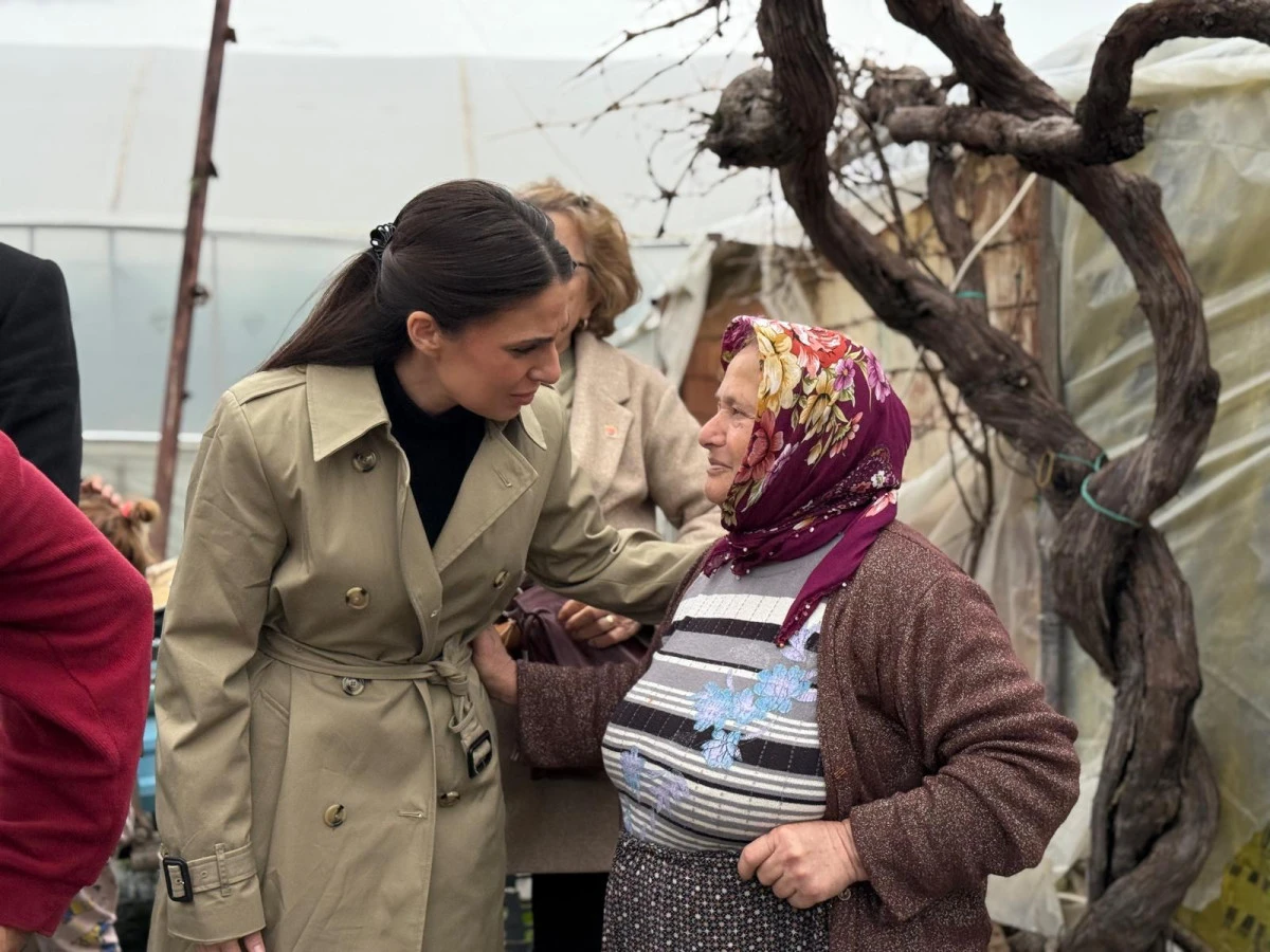 Gizem &Ouml;zcan, hortumun seraları vurduğu Seydikemer&rsquo;den seslendi: