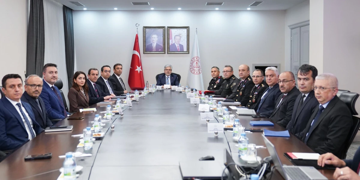 G&ouml;ktaş M&uuml;jdeyi Verdi: Devlet Korumasındaki 605 Gen&ccedil; Kamu Kurumlarına Yerleşiyor!