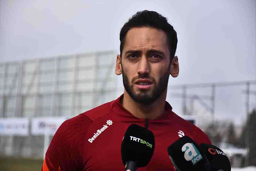 Hakan Çalhanoğlu'ndan milli maç için yorum yaptı 