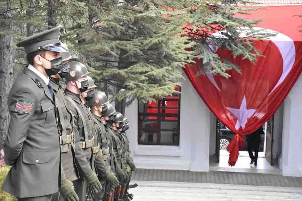 İkinci İnönü Zaferi'nin 101'inci yıl dönümü muharebenin geçtiği Metristepe'de kutlandı 