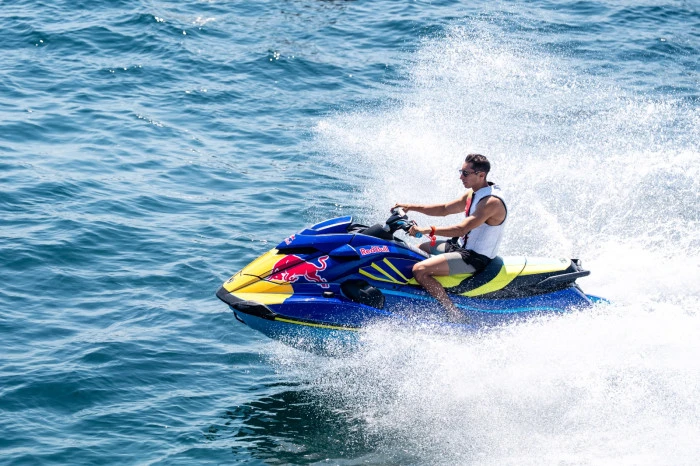 İstanbul Semalarında G&ouml;rkemli Şov: Red Bull U&ccedil;uş G&uuml;n&uuml;&rsquo;nde 26 Bin Halk Oyu Kullanıldı!