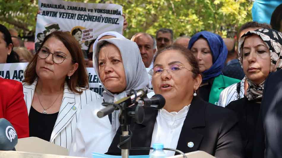 İYİ Parti Kadın Politikaları Başkanı Ünzile Yüksel: Milleti kuru ekmeğe muhtaç bıraktınız