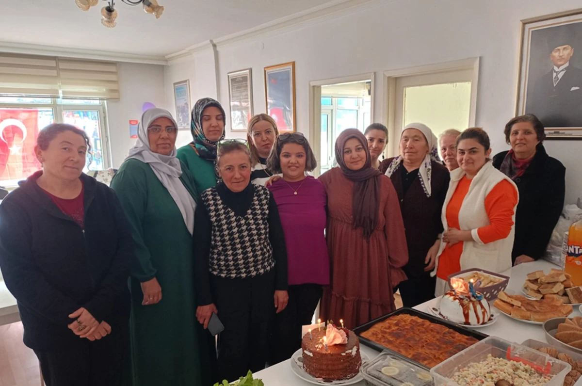 İyilik Bulaşıcıdır Derneği Başkanı Melek G&ouml;zen: Toplumu g&uuml;&ccedil;lendiren en b&uuml;y&uuml;k değer iyiliktir