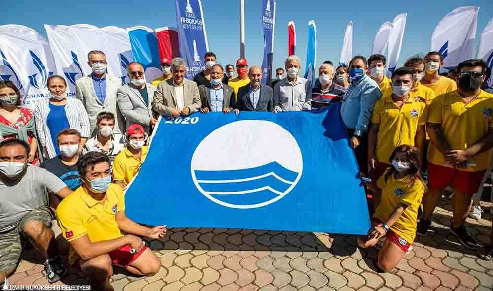 İzmir, 4 halk plajı ile daha mavi bayrak kazandı.