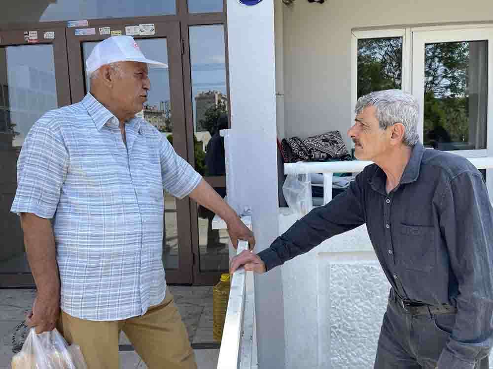 İzmir Büyükşehir Belediyesi konutlarına yerleştirilen depremzedeler yıl sonuna kadar süre istiyor