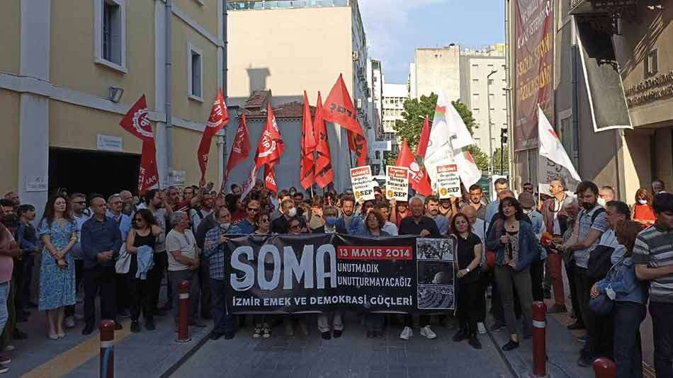 İZMİR'DE SOMA ANMASI