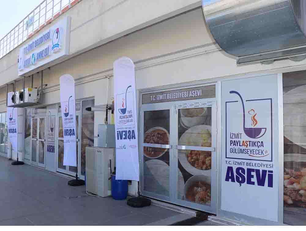 İzmit Belediyesi; Ayazma Kültür Merkezi’nde bir bölümü aşevine dönüştürdü. 