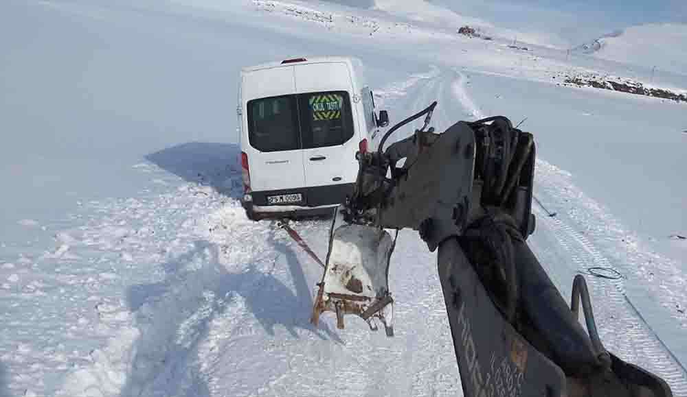 Kar nedeniyle kapanan 19 köy yolu ulaşıma açıldı