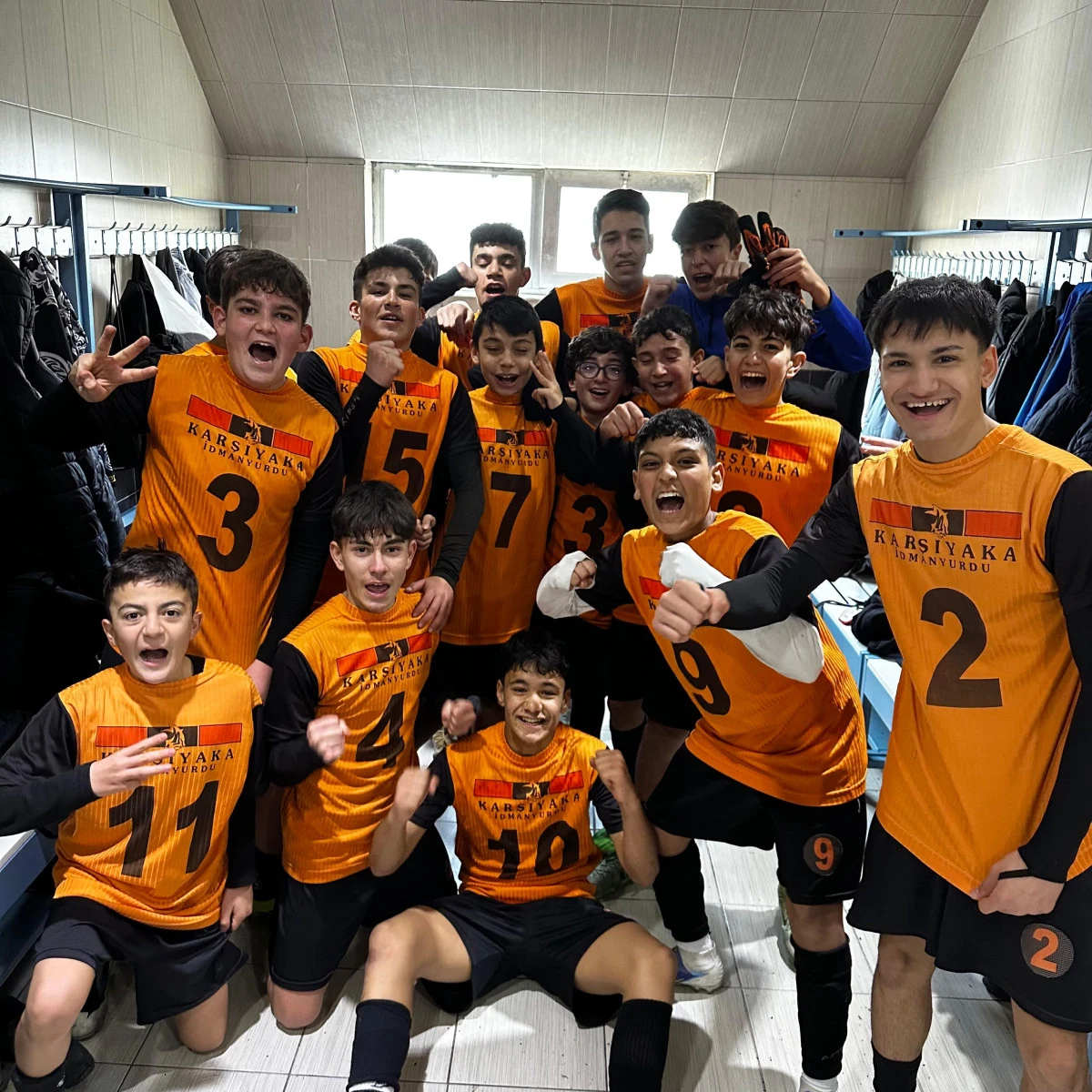 Karşıyaka İdmanyurdu Durmuyor! T&uuml;rk&ouml;z&uuml;spor&rsquo;u 3-1&rsquo;le Ge&ccedil;ti