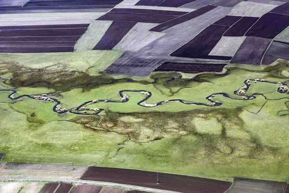 Kars'ta oluşan menderesler helikopterden görüntülendi