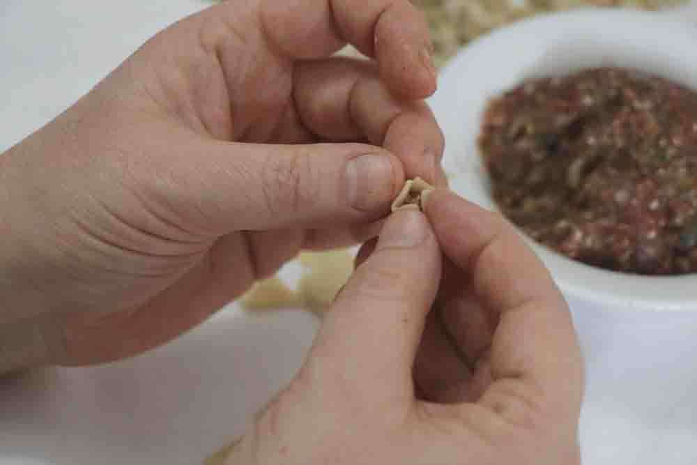 Kayseri mantısının geliriyle lösemi hastalarına destek oluyorlar