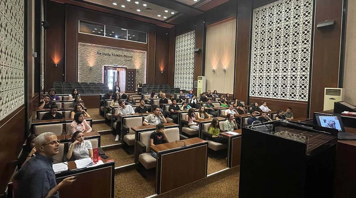 Keçiören Belediyesi’nden Stajyer Öğrencilere Kapsamlı Oryantasyon Eğitimi