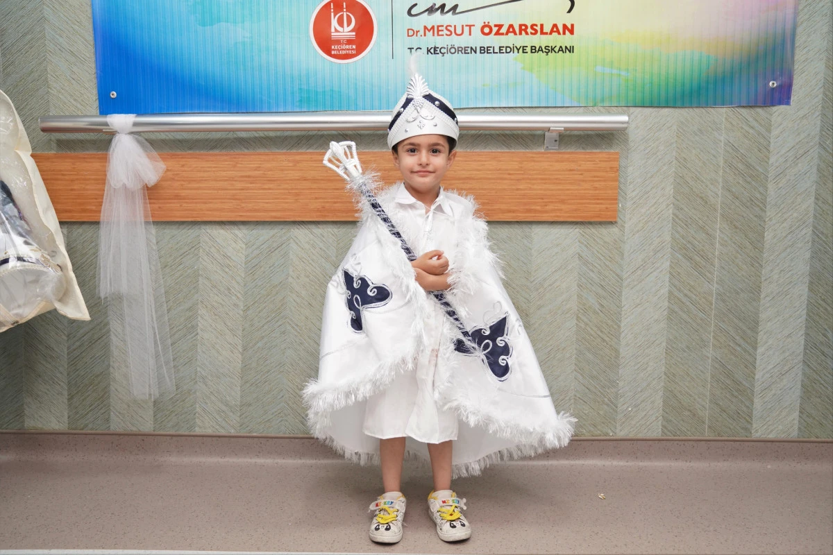 Ke&ccedil;i&ouml;ren&rsquo;de Miniklerin S&uuml;nnet Heyecanı: Sağlık Kontrolleri Ve Kıyafet Hediyeleri Belediye&rsquo;den!