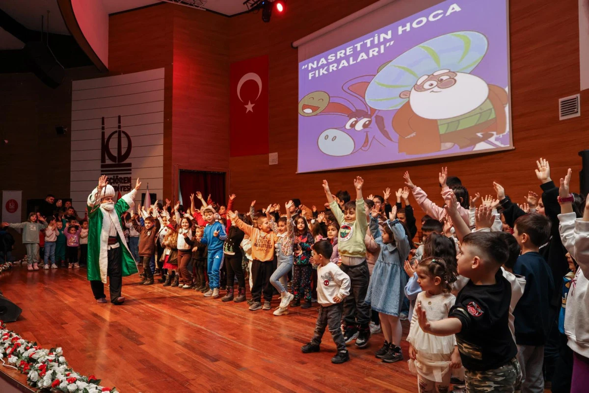 Ke&ccedil;i&ouml;ren&rsquo;de S&ouml;mestire Renk Katan Etkinlik, &Ccedil;ocuklar Sihirle Buluştu