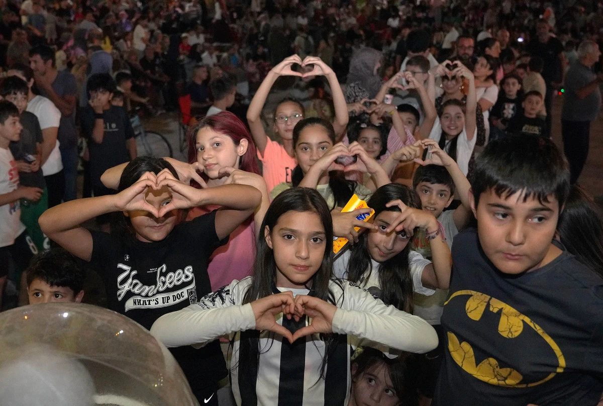 Ke&ccedil;i&ouml;ren&rsquo;de Yaz Akşamları M&uuml;zikle Şenleniyor: Aşık Veysel Parkı&rsquo;nda Konser Coşkusu!