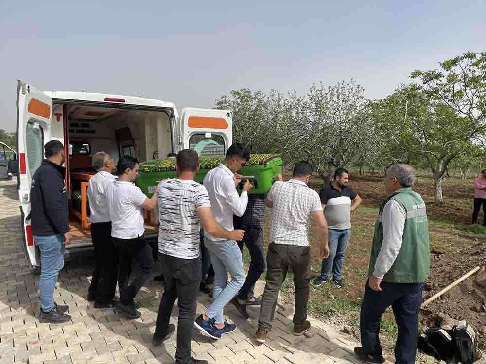 Kilis'te sulama kanalına düşen araçta boğulan 4 kişi son yolculuklarına uğurlandı