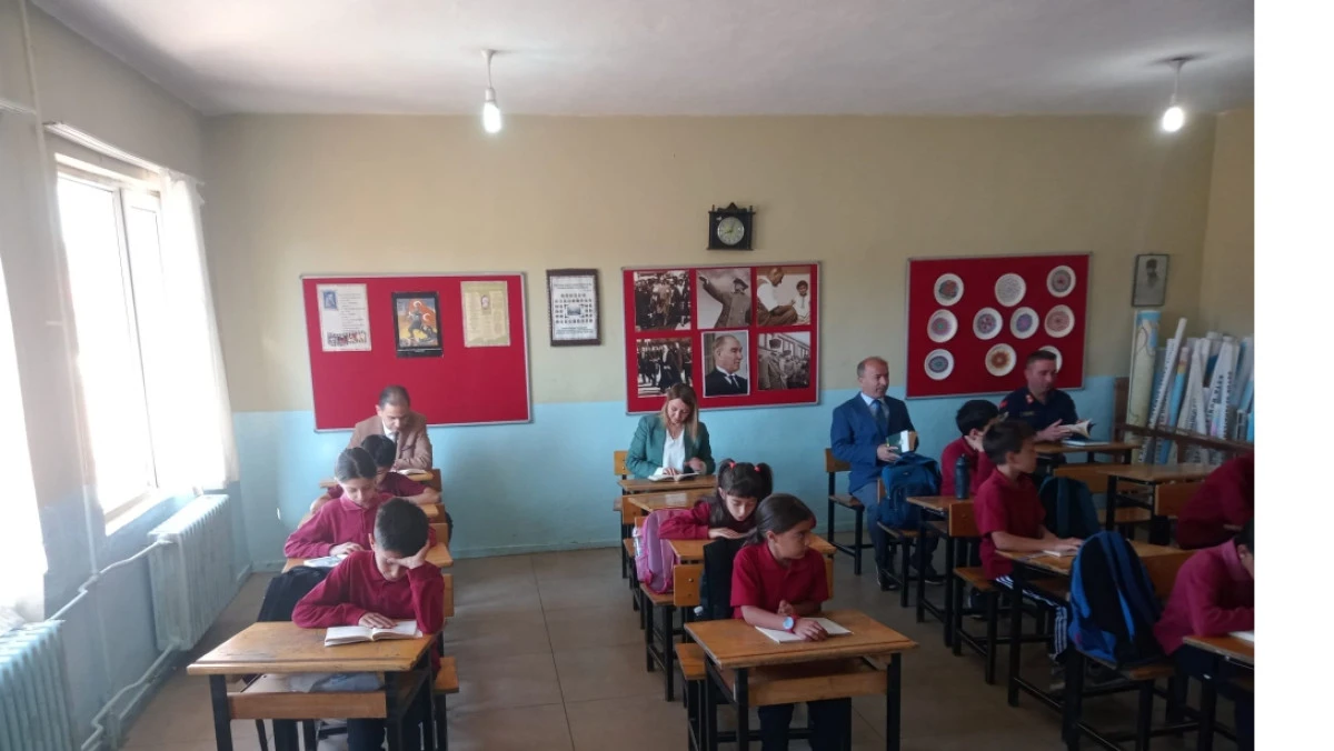 Kınık İlk ve Ortaokulunda Kitap Okuma ve Sohbet Etkinliği