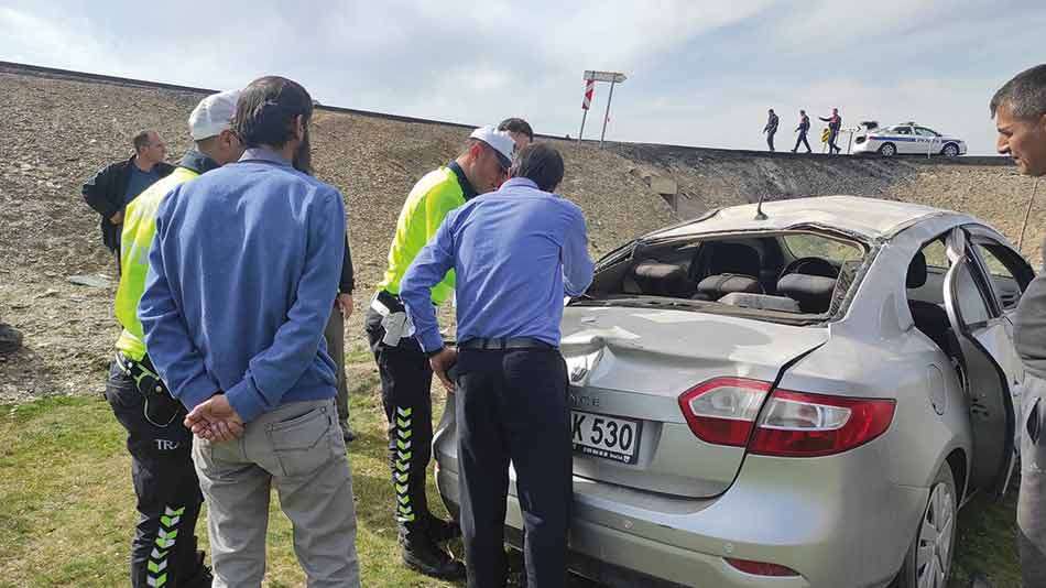 Konya'da iki otomobilin çarpıştığı kazada 5 kişi yaralandı