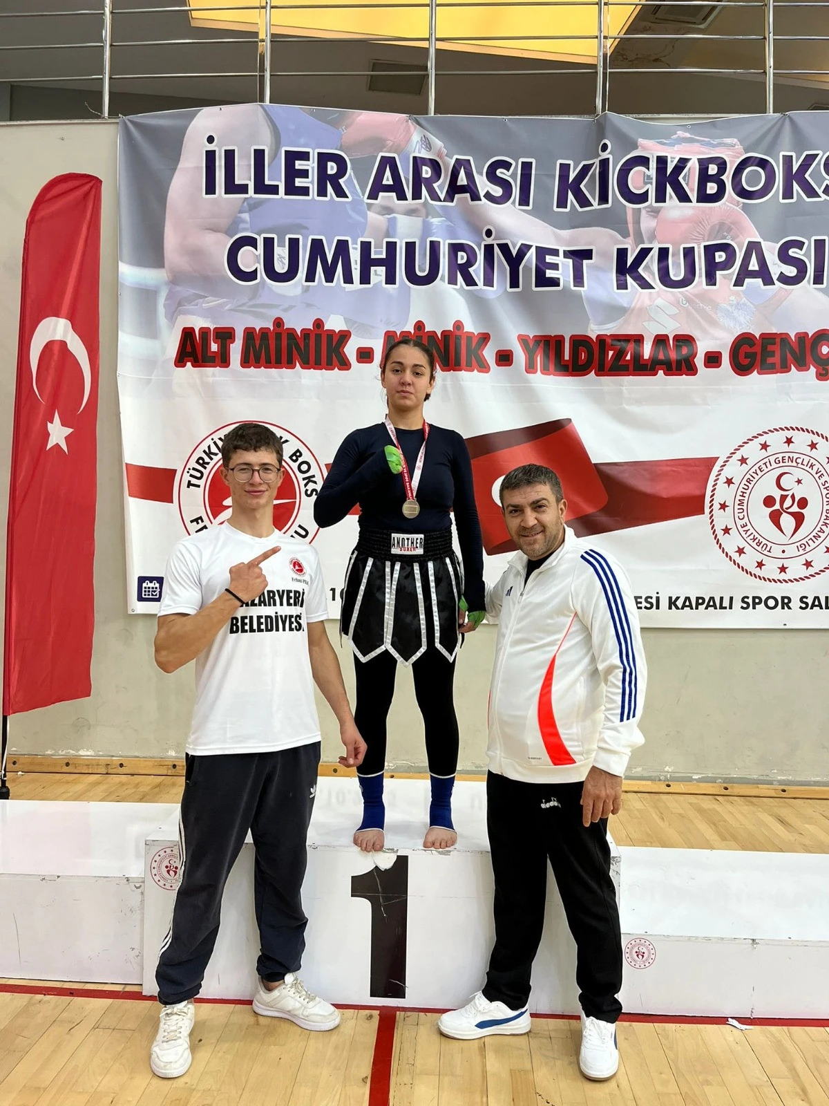 Küçük İlçeden Büyük Başarı: Pazaryeri, Kick Boks Şampiyonası’na Altın Madalya Yağdırdı!