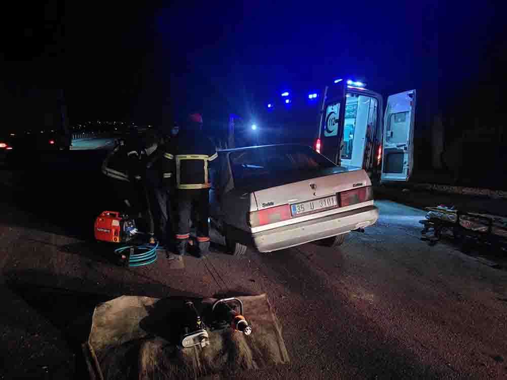 Manisa da kamyonla çarpışan aracın sürücüsü hayatını kaybetti