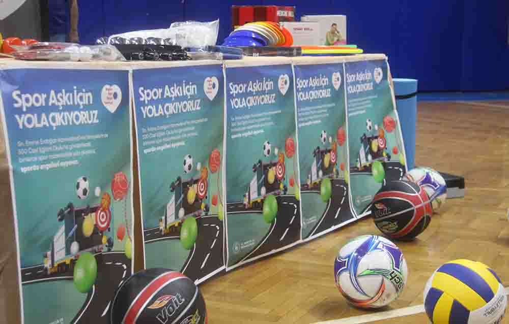 Mersin'de özel eğitim öğrencilerine spor malzemesi dağıtımına başlandı