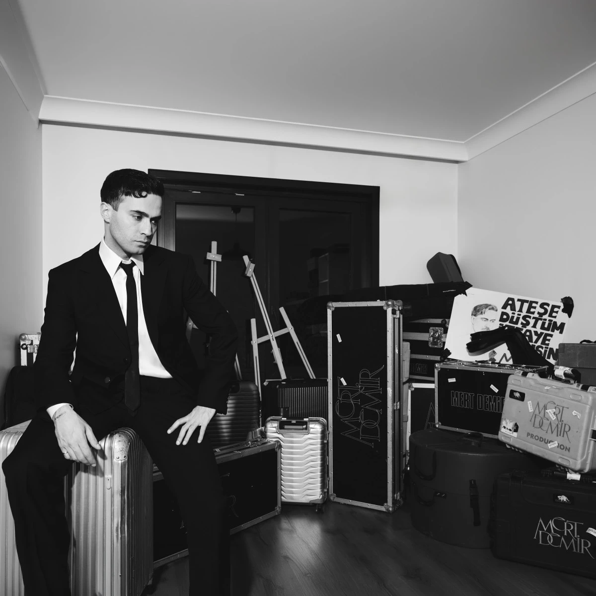 Mert Demir&rsquo;den Pop M&uuml;ziğe Yeni Soluk: Hazırım İnan Kaybolmaya EP'si Yayında!