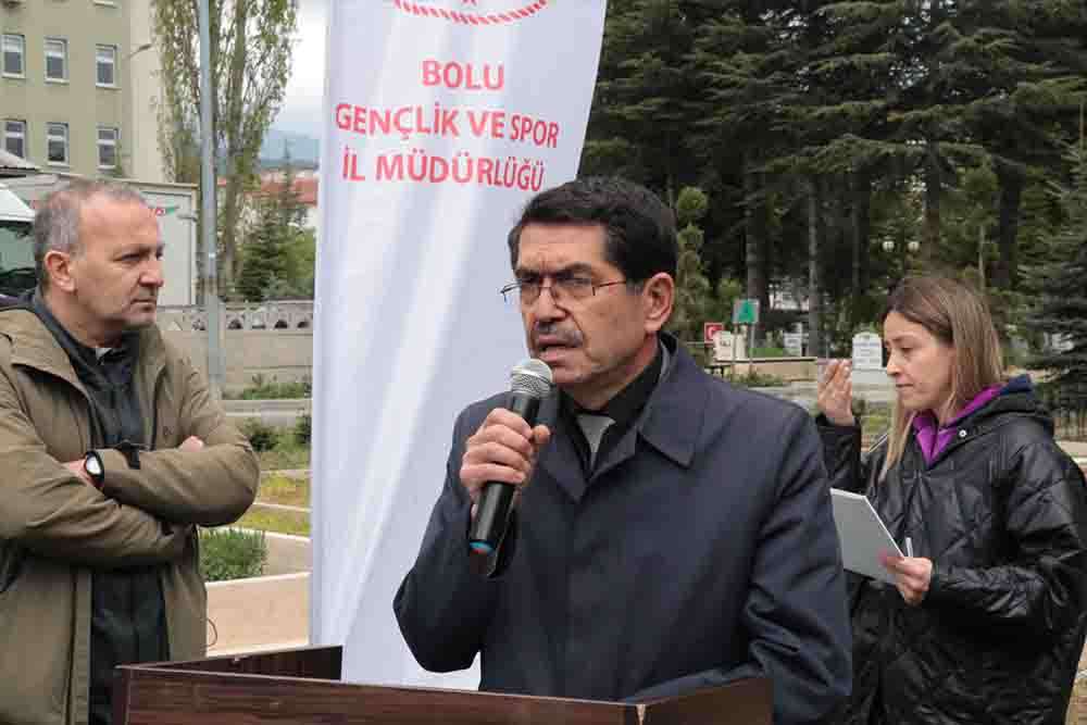 Milli cimnastikçi Murat Canbaş, mezarı başında anıldı