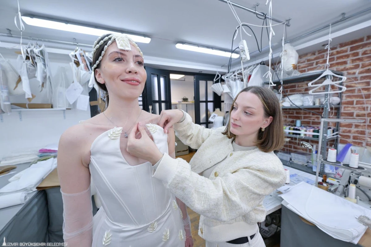 Moda Sektörüne Güçlü Giriş Fırsatı: Genç Tasarımcılar Mentörler Eşliğinde Podyuma Çıkacak