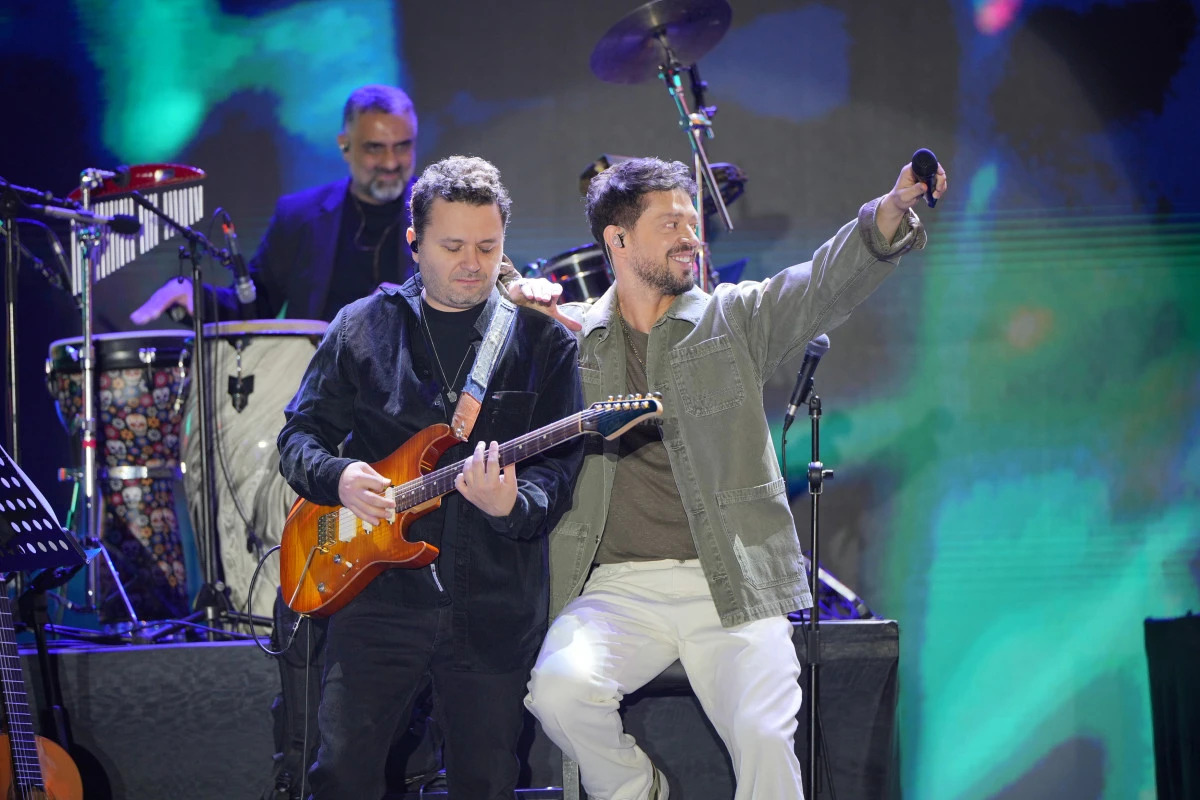 Murat Boz&rsquo;dan Unutulmaz İzmir Performansı