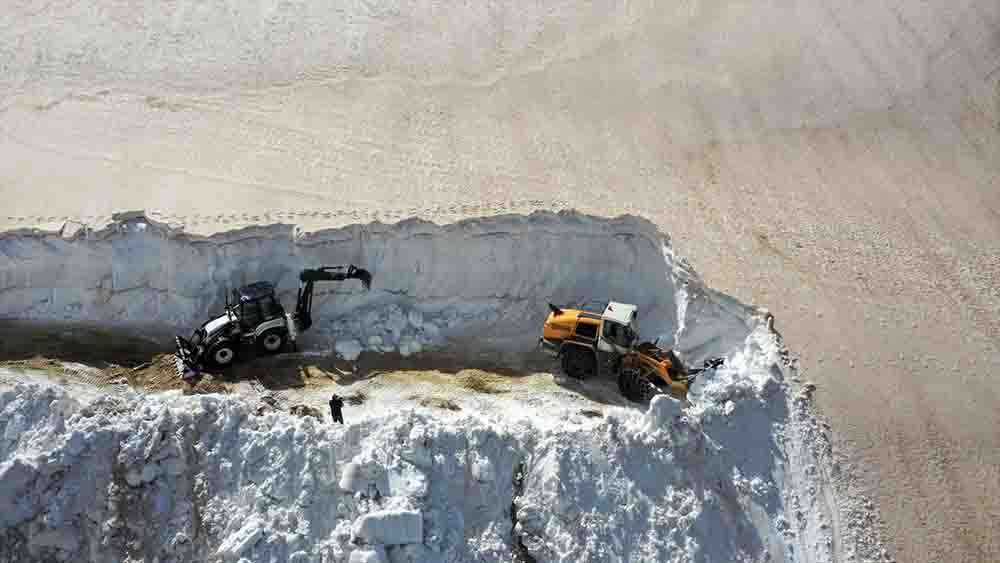 Muş'ta köylülerin alternatif olarak kullandığı yol bir haftada açıldı