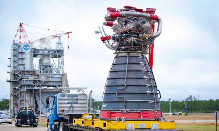 NASA&rsquo;dan Dev Adım: RS-25 Roket Motoru Stennis Uzay Merkezi&rsquo;nde Ateşlendi!
