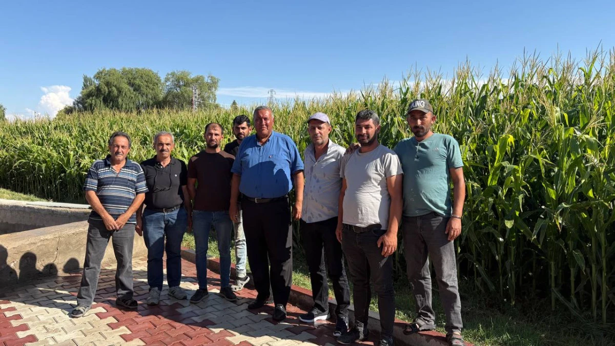 Niğde Bor&rsquo;da &Ccedil;ift&ccedil;i Buluşması: Artan Maliyetler Y&uuml;ksek Rekoltenin Sevincini G&ouml;lgeledi!