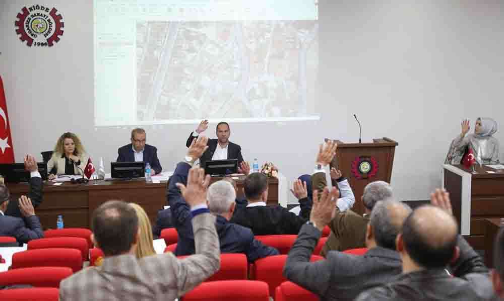 Ni̇ğde'de Ak Parti'li̇ mecli̇s üyesi̇ i̇ti̇raz etti.  