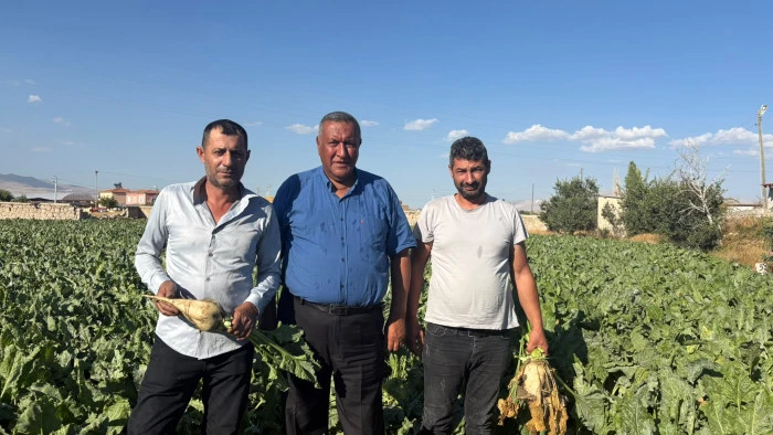 Niğde&rsquo;de Pancar &Uuml;reticisinin Zorlu Bekleyişi