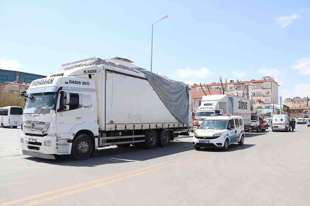 Niğde'de tırın dorsesinden düşen çocuk ağır yaralandı