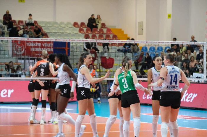 Nilüfer’in Sultanlarından Dev Galibiyet: Eczacıbaşı’nı 3-1 Mağlup Etti