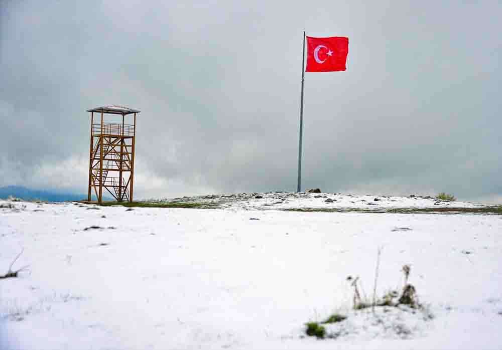 Ordu'nun yüksek kesimlerine kar yağdı