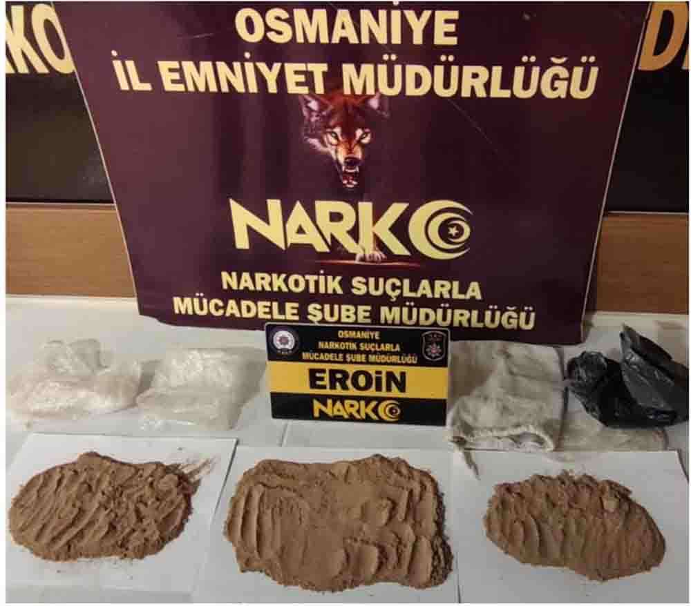 Osmaniye'de araçlarında eroin bulunan 2 zanlı tutuklandı 