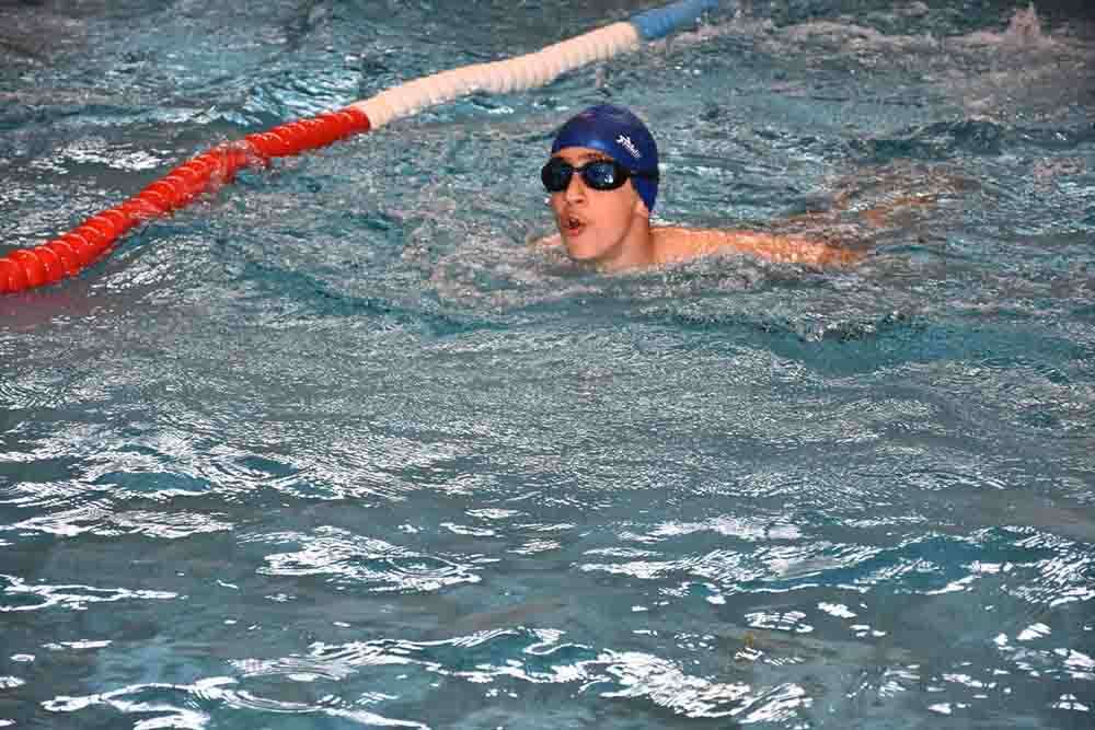 Otizmli Alper mutluluğa kulaç atıyor