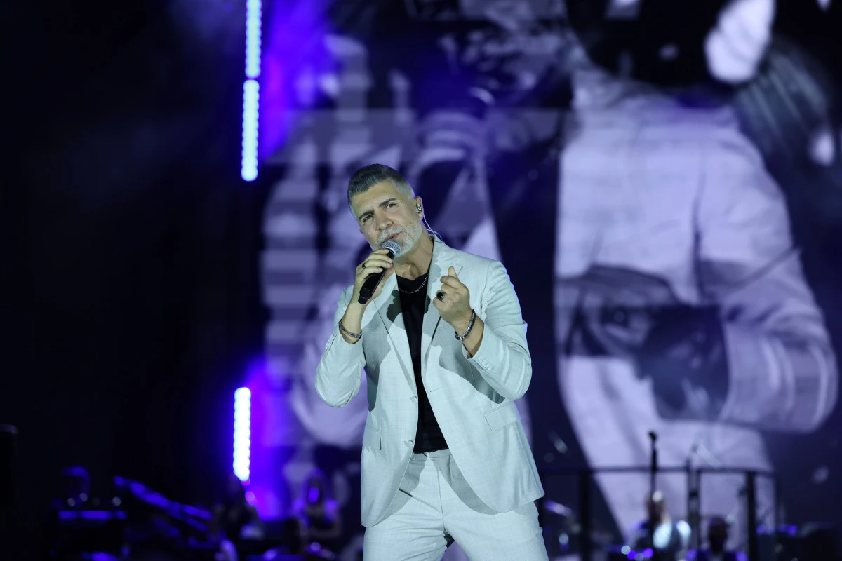 &Ouml;zcan Deniz G&uuml;&ccedil;l&uuml; Sahnesiyle Konya K&uuml;lt&uuml;r Yolu Festivali'ne Damga Vurdu