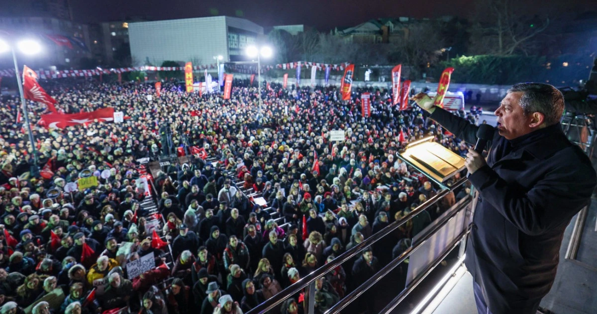 &Ouml;zel&rsquo;den  Emekliler İ&ccedil;in Omuz Omuza M&uuml;cadele &Ccedil;ağrısı