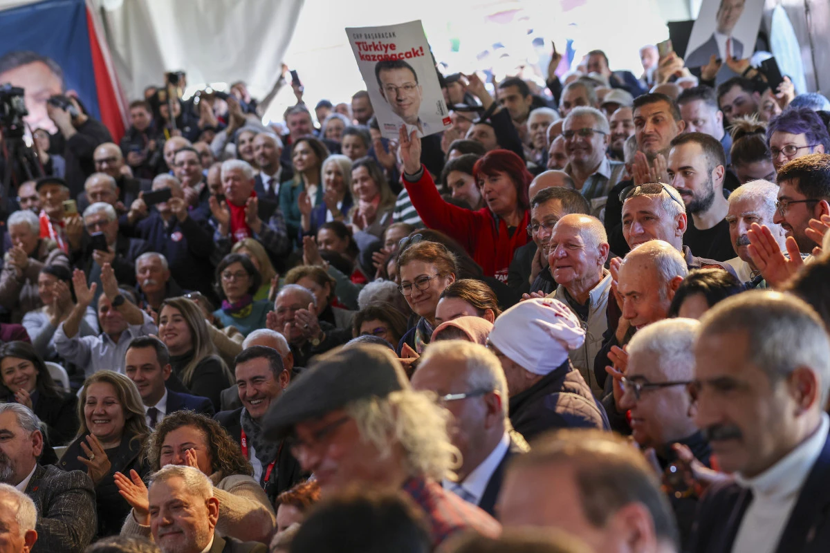&Ouml;zg&uuml;r &Ouml;zel CHP Grup Toplantısında: Biz M&uuml;cadelede de Varız, İktidar Y&uuml;r&uuml;y&uuml;ş&uuml;nden de Vazge&ccedil;meyiz