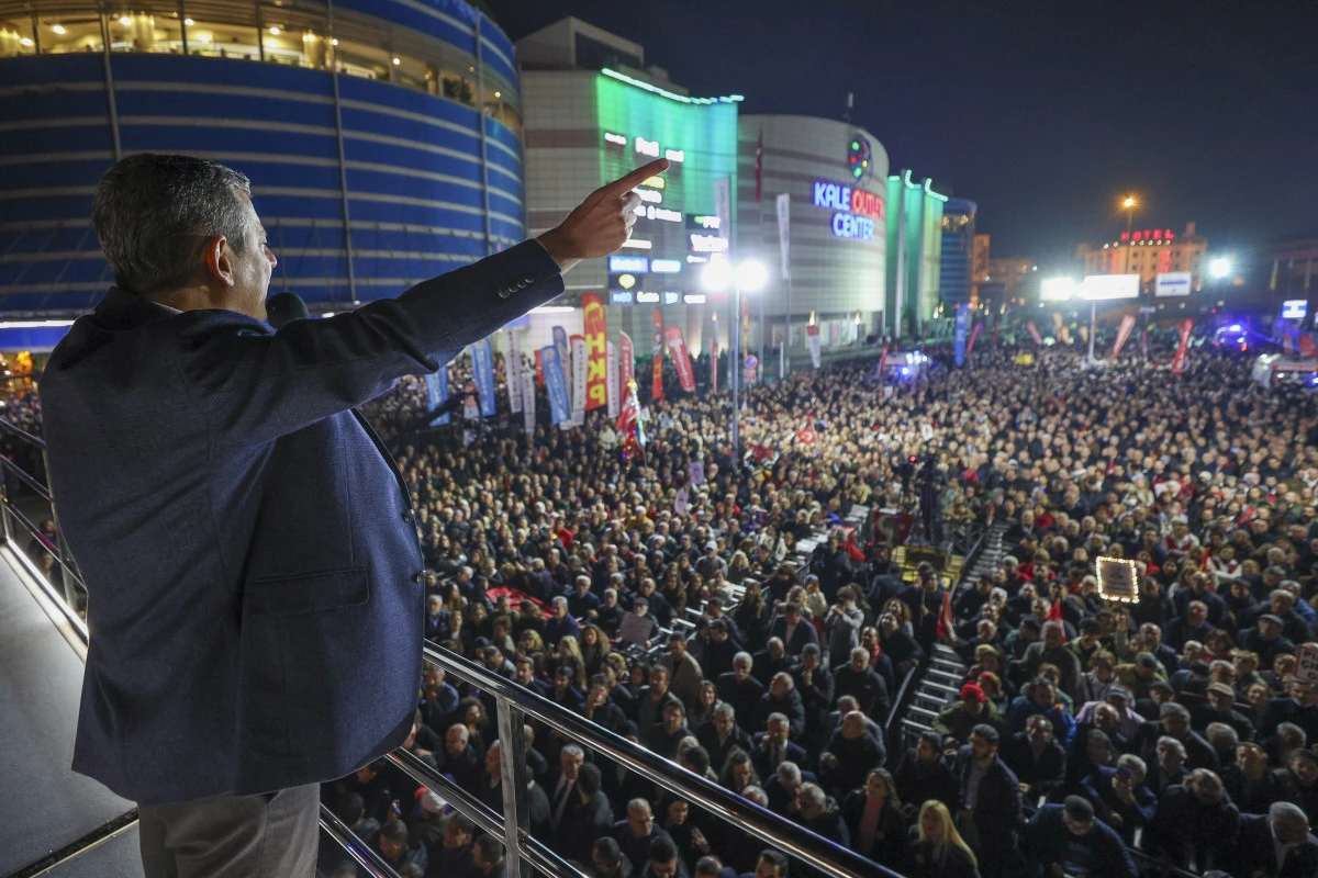 Özgür Özel Güngörende, Hak Edilen Maaş En Az 39, Biz Bunun Altında Yokuz