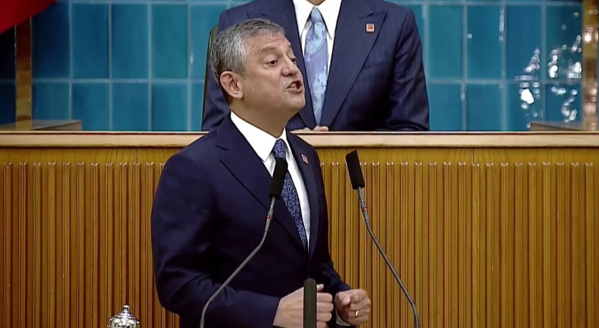 &Ouml;zg&uuml;r &Ouml;zel&rsquo;den Kurultay İlanı: İmzaları Topluyoruz, Bu Kirli Planı Sandıkla Dağıtacağız