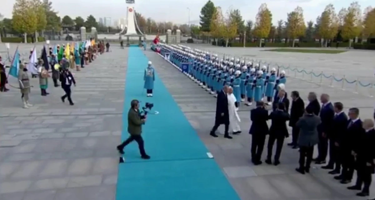 Papa 14. Leo Türkiye’de: “Dünyaya Barış ve Birlik Mesajı İçin Buradayız”