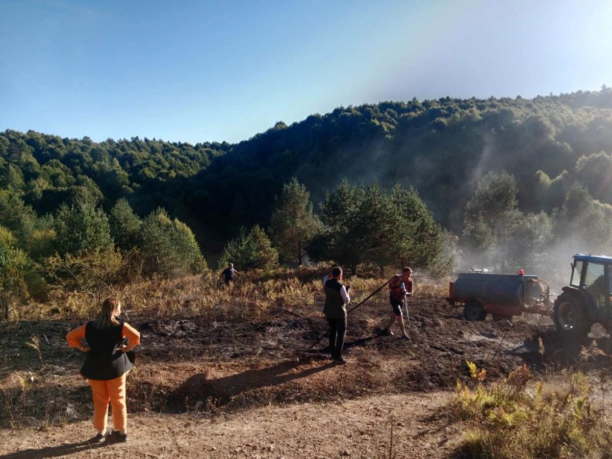 Pazaryeri’nde vatandaşlar ve ekipler el ele yangına karşı mücadele etti