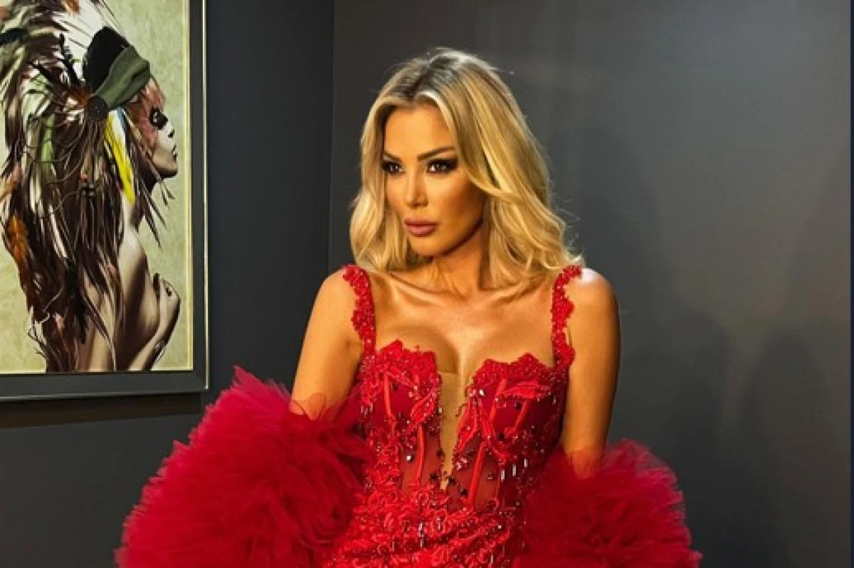 Petek Dinçöz Yeni Gazino Sahnesinde Zarafeti ve Enerjisiyle Mest Etti