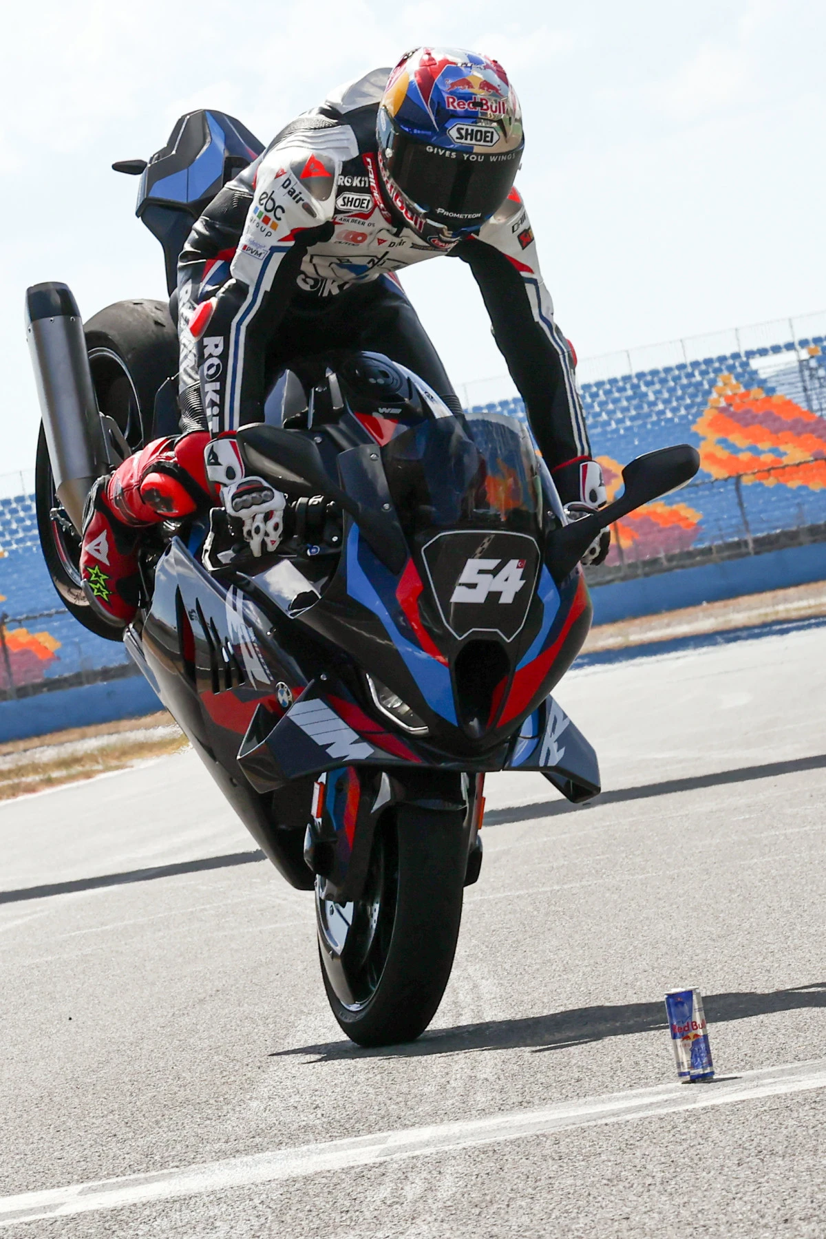 Red Bull Sporcusu Toprak Razgatlıoğlu Dünya Superbike’ta Üçüncü Kez Şampiyon!